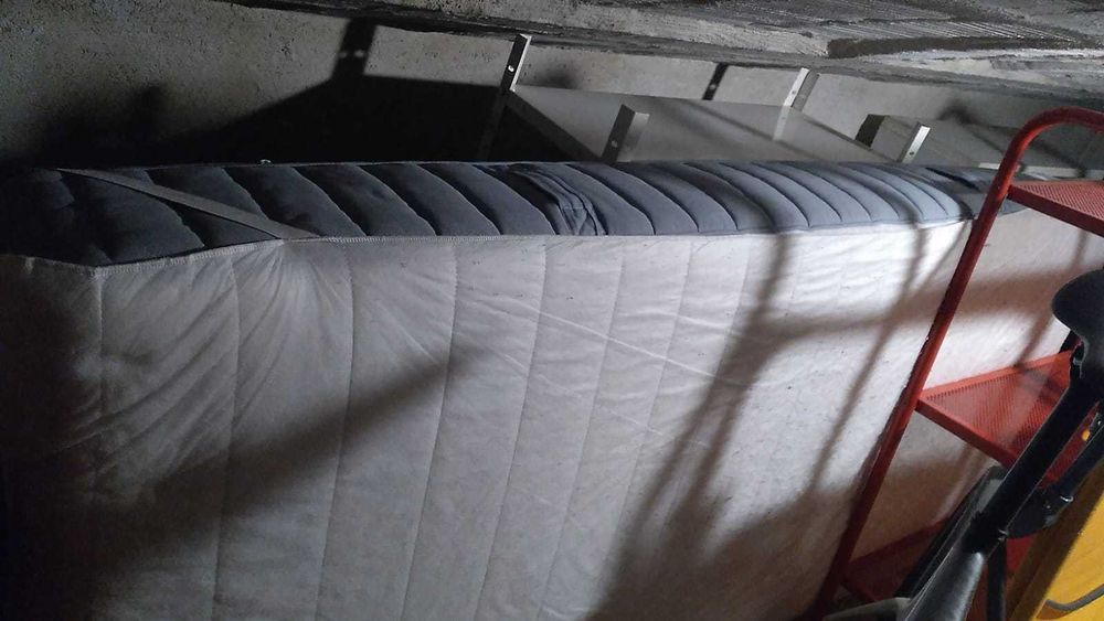 Colchão 200cm x 90cm (VESTERÖY - produto ikea) Pouco uso