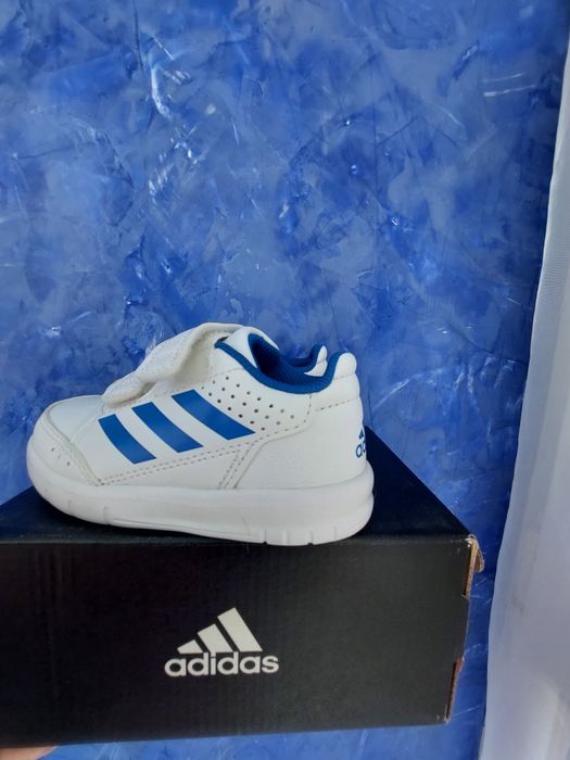 Кросівки Адідас, Adidas кроссовки