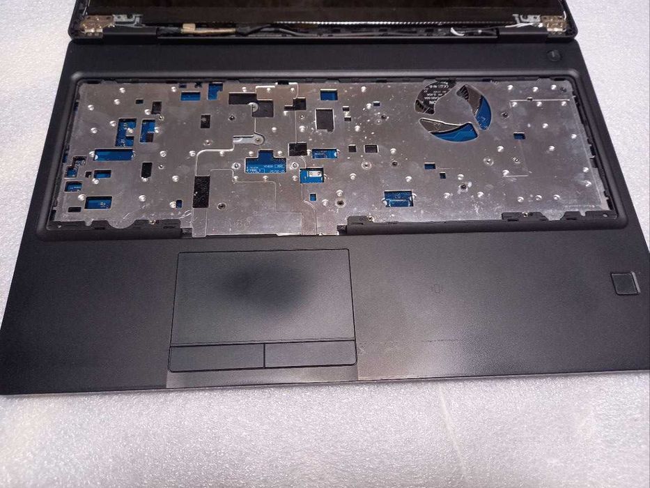 Разбираю ноутбук Dell E5580 E5590 E5470 E5480 E5450 запчасти