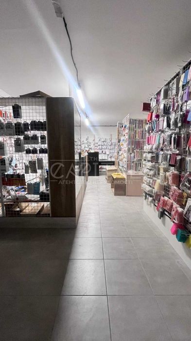 Продаж Комерційне приміщення вільного призначення — 205,4 м², цоколь