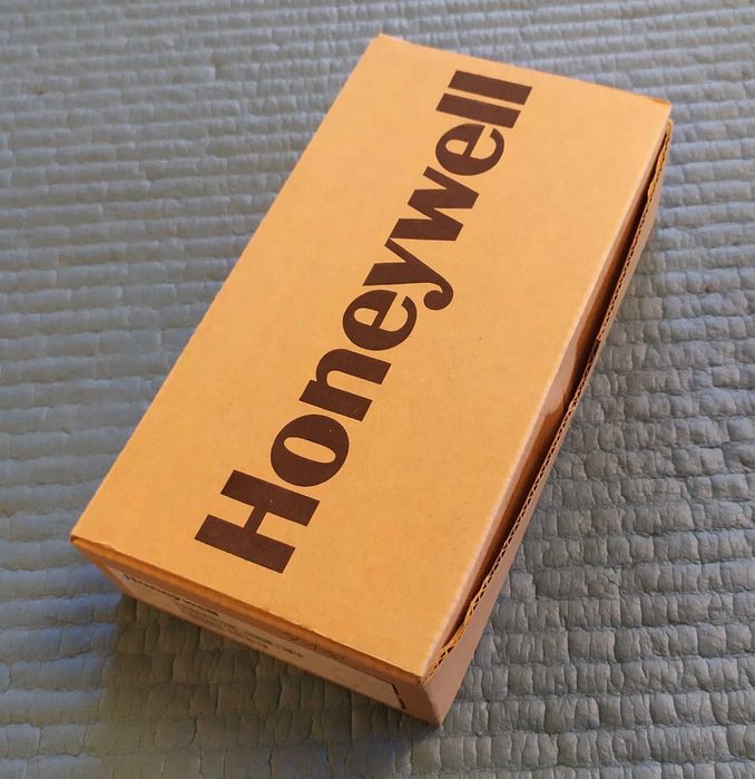 Komputer mobilny z czytnikiem kodów 1D Honeywell Dolphin 6000