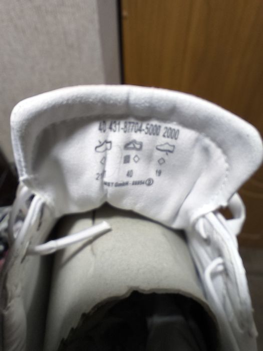 Кроссовки женские Bugatti