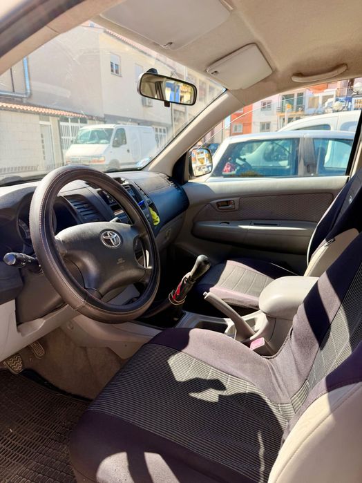 Toyota Hilux 2.5 D-4D 120cv | 2007 | 5 Lugares
