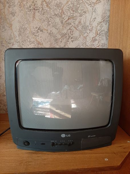 Продам телевизор.LG CF14E20. По диагонали - 14"-35