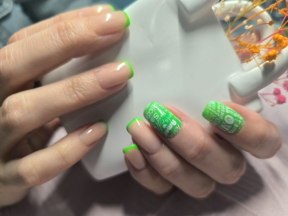 Маникюр педикюр.Ищу модель на маникюр педикюр. Салтовка ТРК Украина