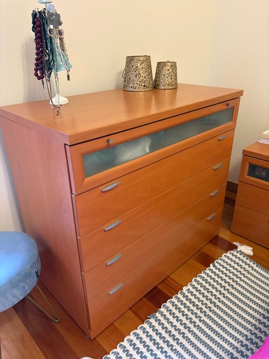 Conjunto Quarto Casal Completo – Cama, Colchão, Mesinhas e Camiseiro