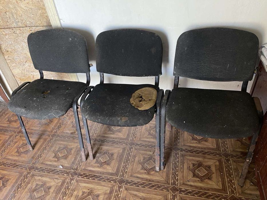 Сервант - шкаф в норм стані