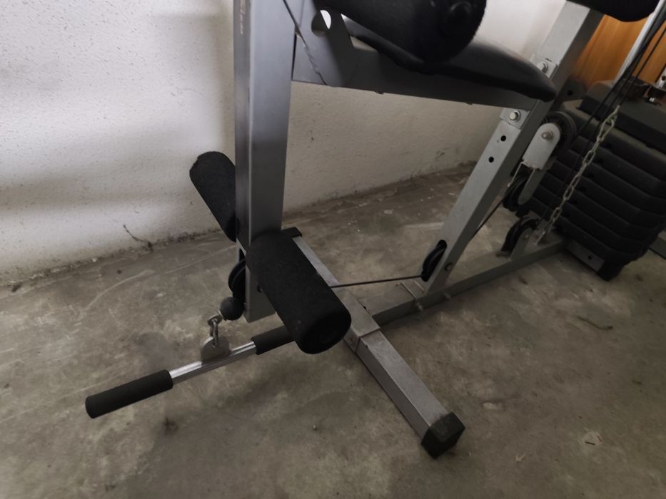 Máquina de musculação multifoçoes