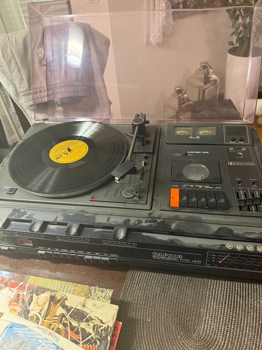 Wieża stereofoniczna typu All in one z lat 70/80