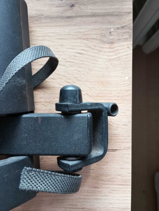 Навісна полиця дуже масивна, товстий металл