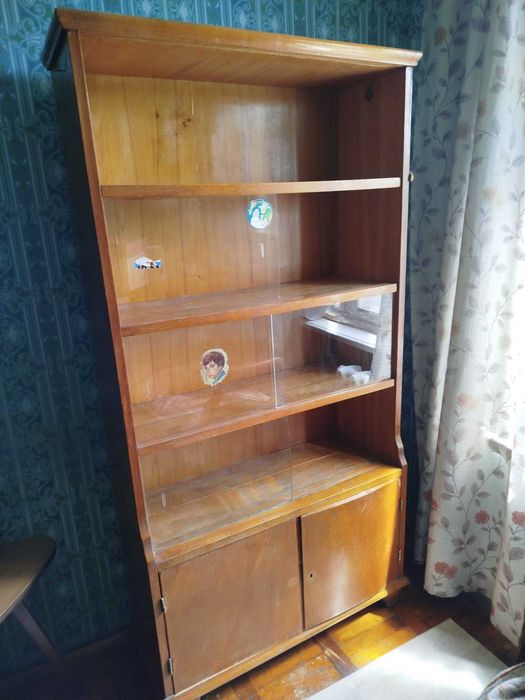 Шкафы книжные б/у