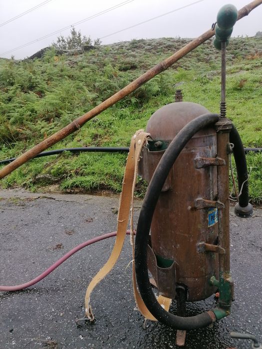 Aparelhos de sulfatar/pulverizar antigo