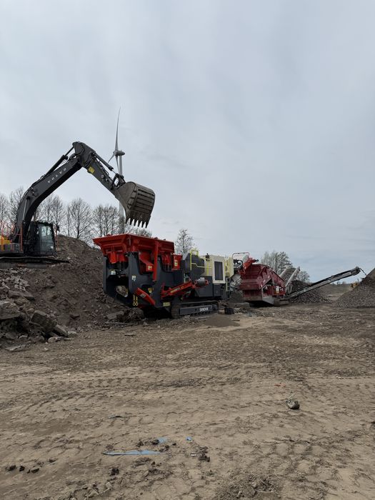 Kruszarka Wynajem Kruszarki Usługi Kruszarką Wyburzenia Rozbiórki