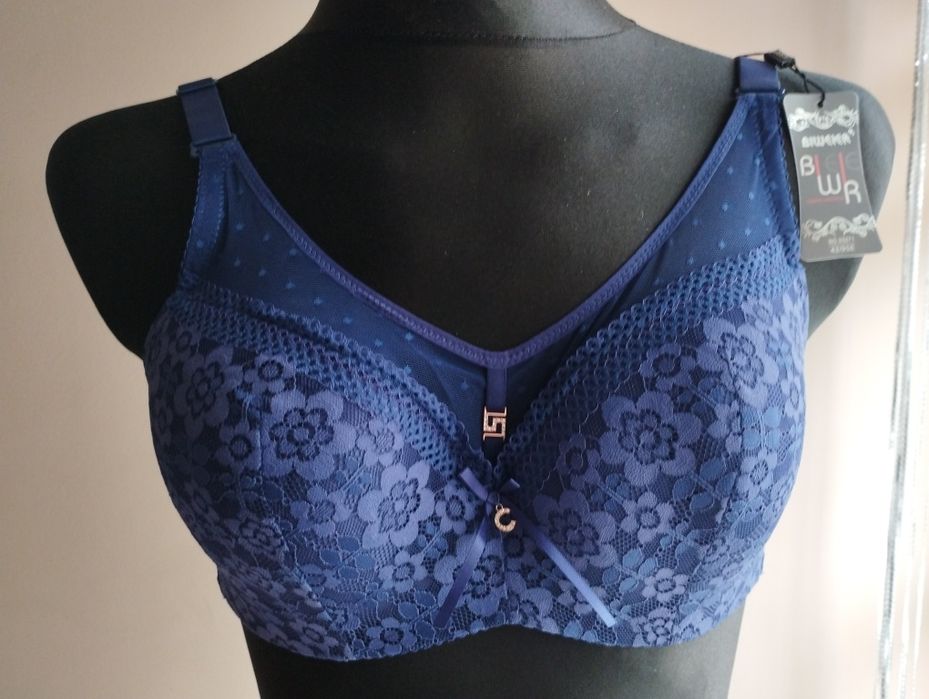 Koronkowy biustonosz E95