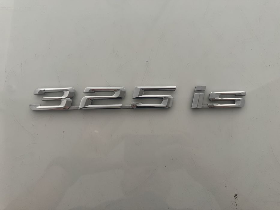Letras emblema BMW 325is