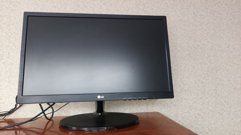 Монітор LG 22m38a