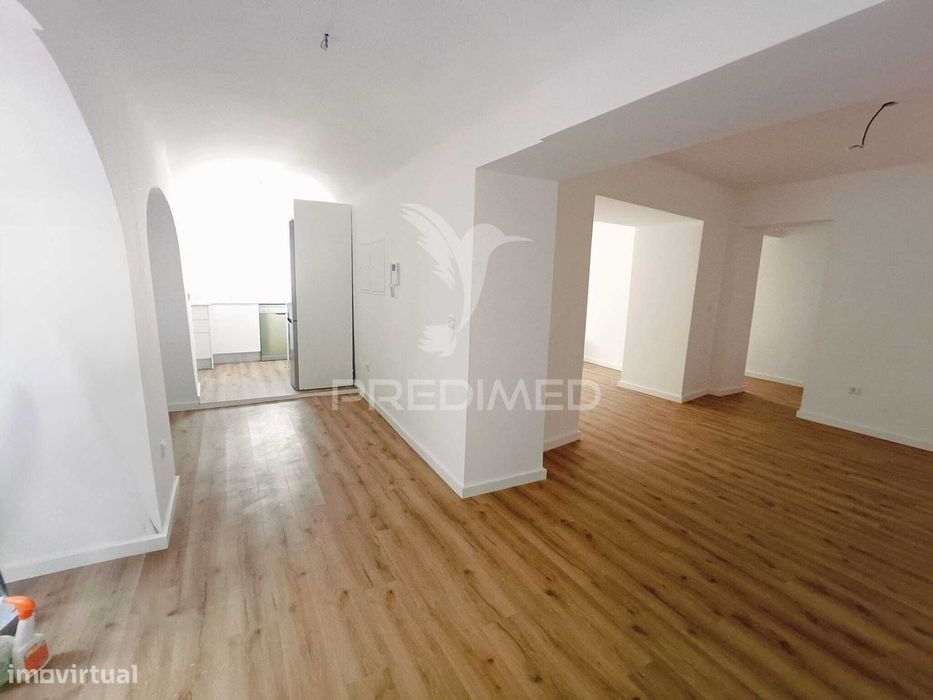 Apartamento T2 Totalmente Remodelado – Centro da Cidade