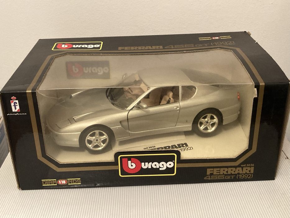 Miniatura Ferrari 456GT burago 1:18