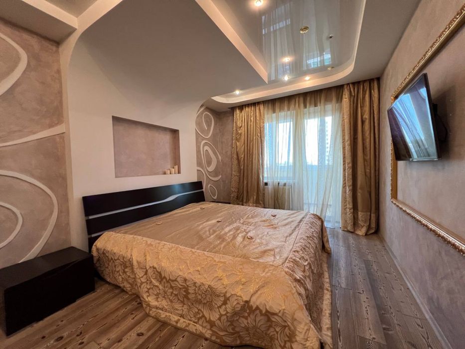 Без% Оренда 3-к. Пр-т Голосіївський, 27. 110м2. М. Деміївська