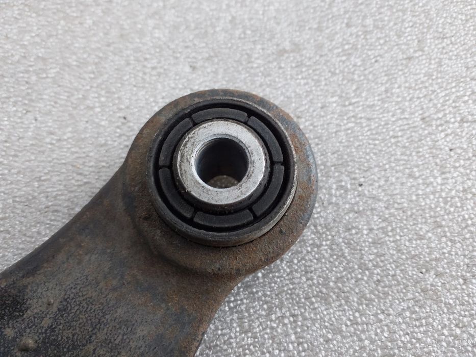 Braço de suspensão trás esquerdo FORD Focus III