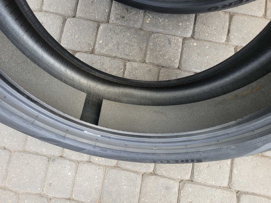 235 /  50   R   20    Pirelli   Całoroczne    /  Komplet