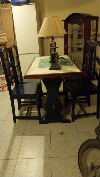 Mesa madeira e mármore com 4 cadeiras