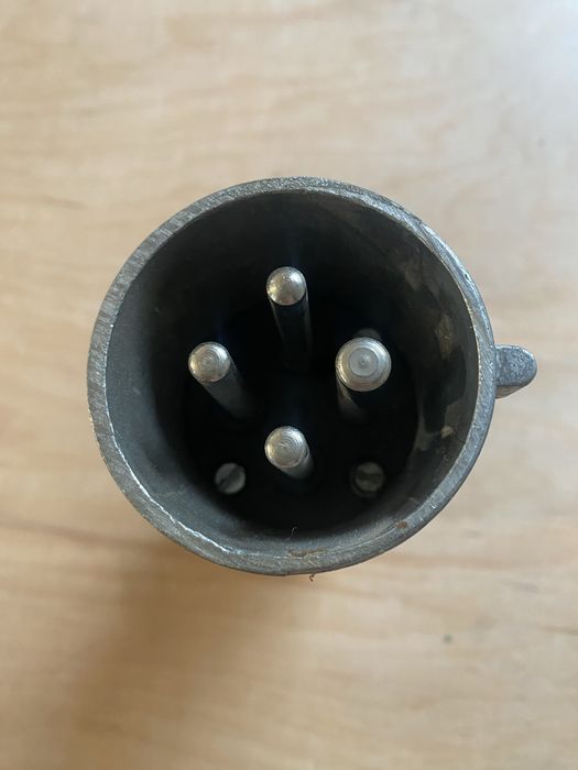 Wtyczka silowa aluminiowa 32A 380V z bolcem okrągłym 4p