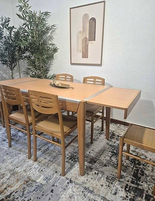 Mesa Extensível com Cadeiras / Movel / Cadeiras / Cozinha / Sala / Aparador / Madeira