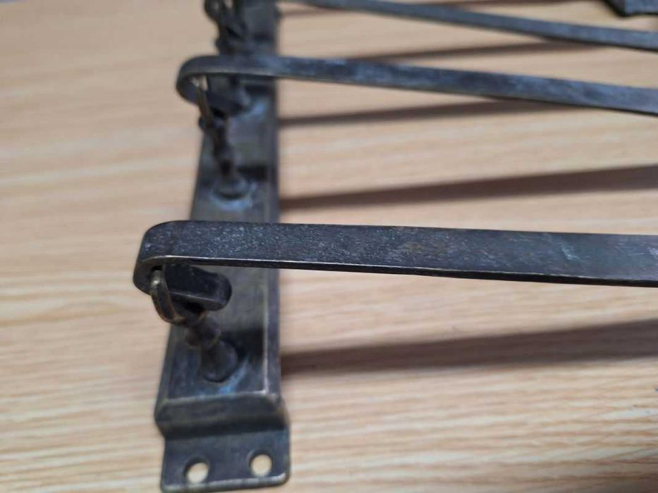 Talheres de cozinha com suporte (Conjunto rústico em metal)-Sec.XX