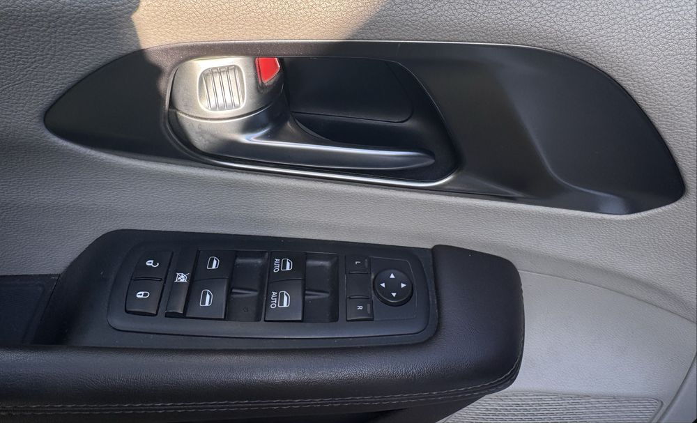 Chrysler Pacifica 2016 Stow 'n Go 3.6л + ГБО