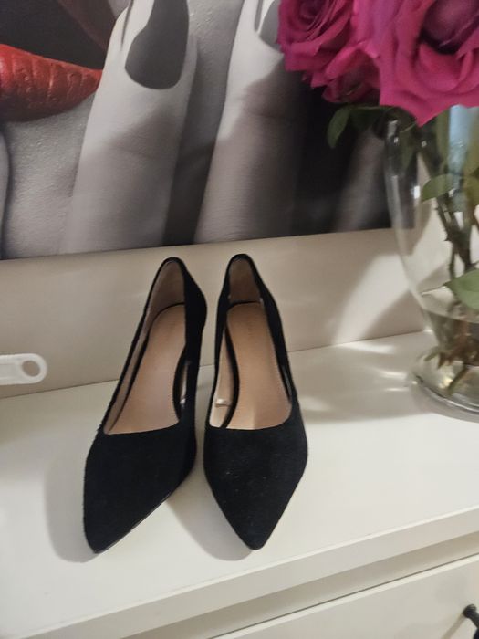 Sprzedam czarne szpilki