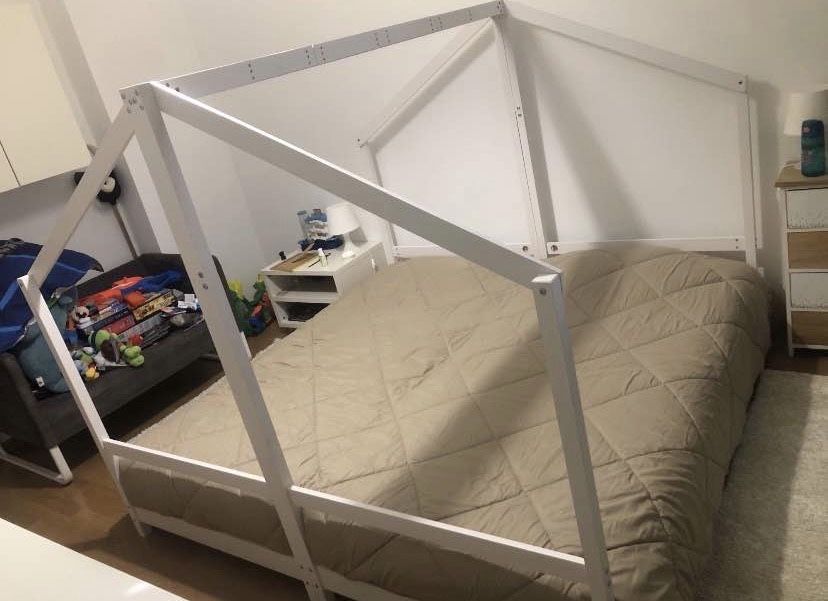 cama infantil tipo casinha em Pinho maciço - branco