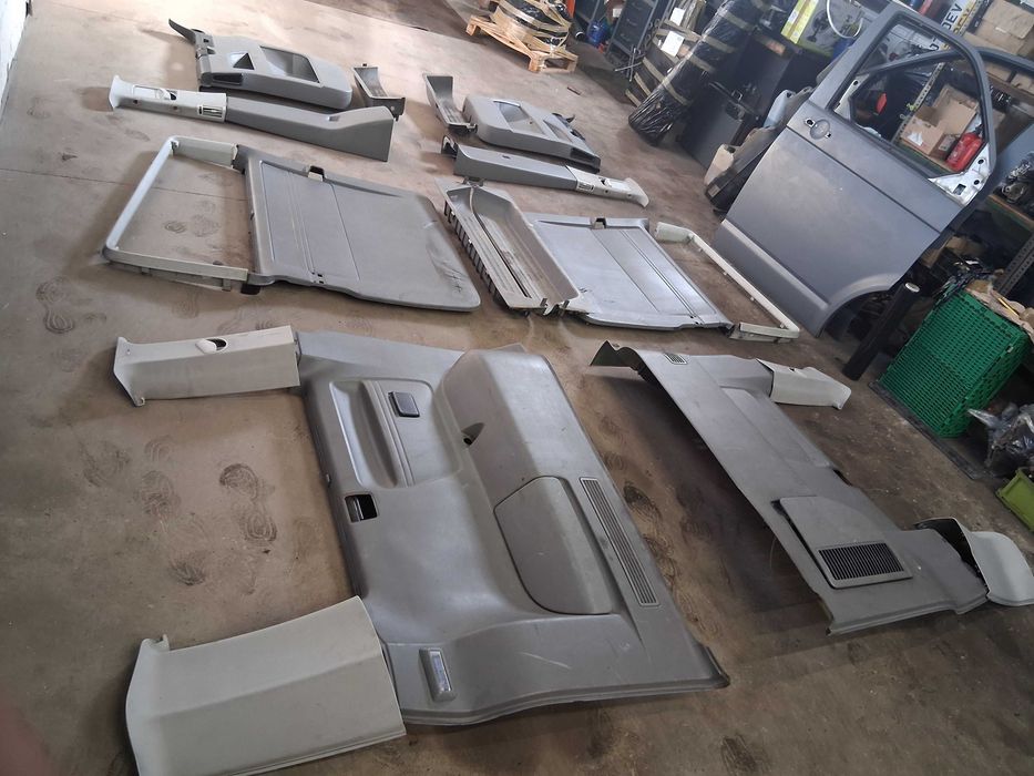 vw t5 wnerze do czrawelle na dwoje drzwi suwane tapicerki itp