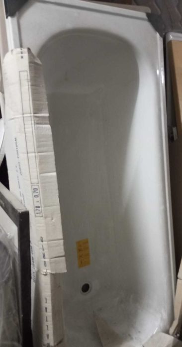 Banheiras em chapa de aço branco com pegas laterais cromadas prateadas 170 x 75  Novas