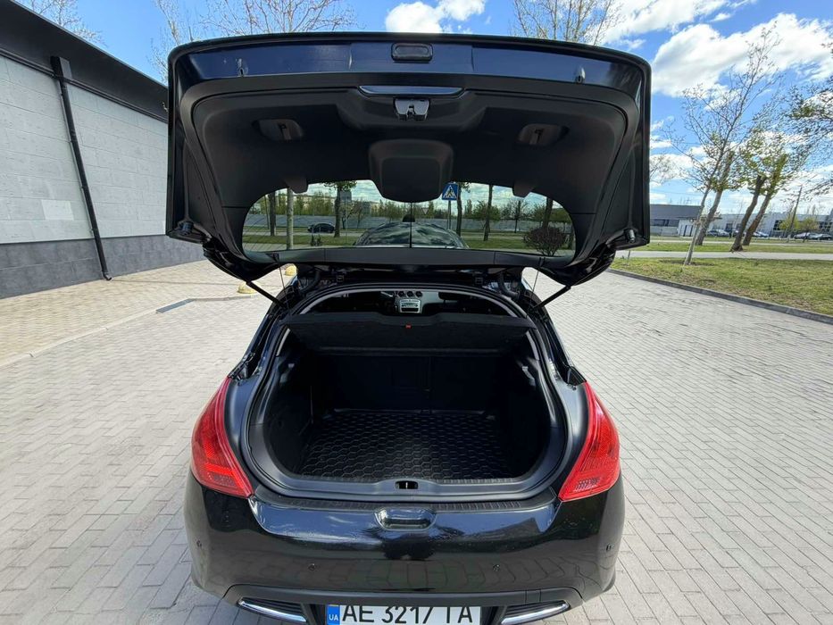 2012 нефарб Peugeot 308 АКП