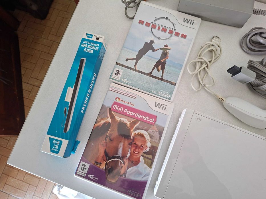 Nintendo Wii Branca 1º Modelo + 1 Comando + 2 jogos *100% Funcional*
