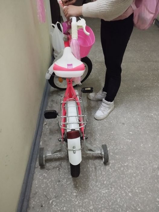 Дитячий велосипед для дівчинки