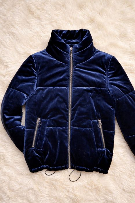 Жіноча велюрова куртка S