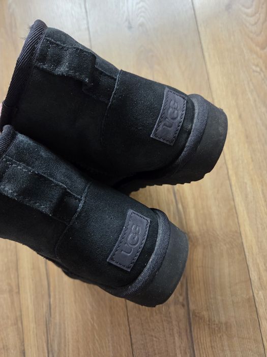 Śniegowce marki UGG W Classic Mini II rozm.38 Czarne