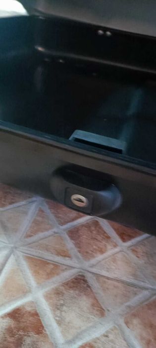 Mala de Tejadilho Titan 450 Litros. 300€ nova na Norauto.