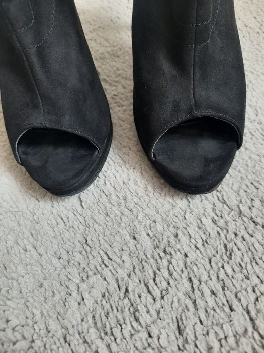 Botki z odkrytymi palcami