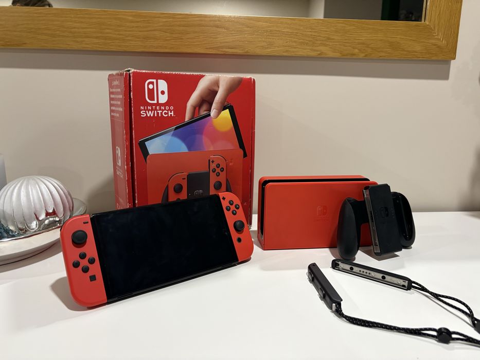 Nintendo Switch OLED Super Mario Edition – Desbloqueada