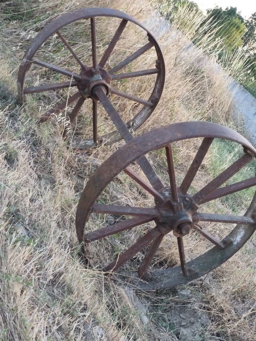 Rodas de caroça antigas