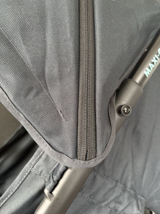 Wózek spacerowy spacerówka Maxi Cosi Lara 2 kompaktowy essential graphite do 22 kg