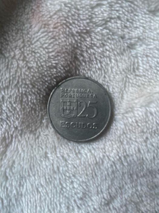 moeda portuguesa de 25 escudos de 1981