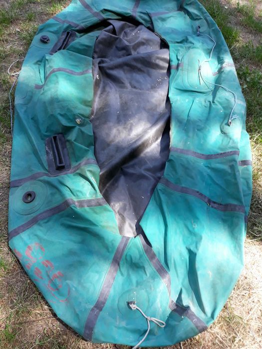 Надувний матрас INTEX 135 на 2м; надувну лодку без весел.