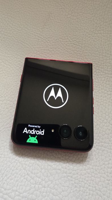 Motorola Razr 60 Ultra – Estado Irrepreensível – Apenas 38 Ciclos – Full Box