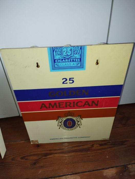 Ekspozytor do papierosów Golden American