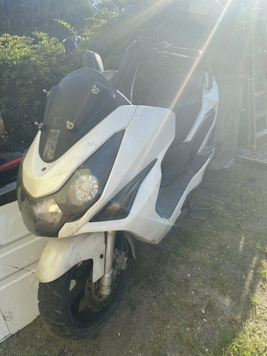 Skuter Daelim 125cm3- tylko na Części