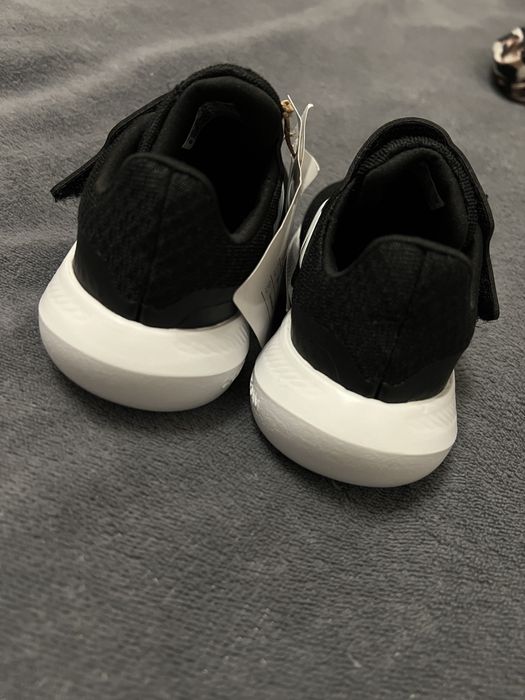Кросовки adidas новые